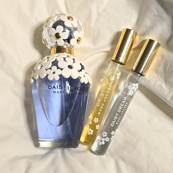 Marc Jacobs Daisy Dream Eau de Toilette plus purse size perfumes - Picture 2 of 4